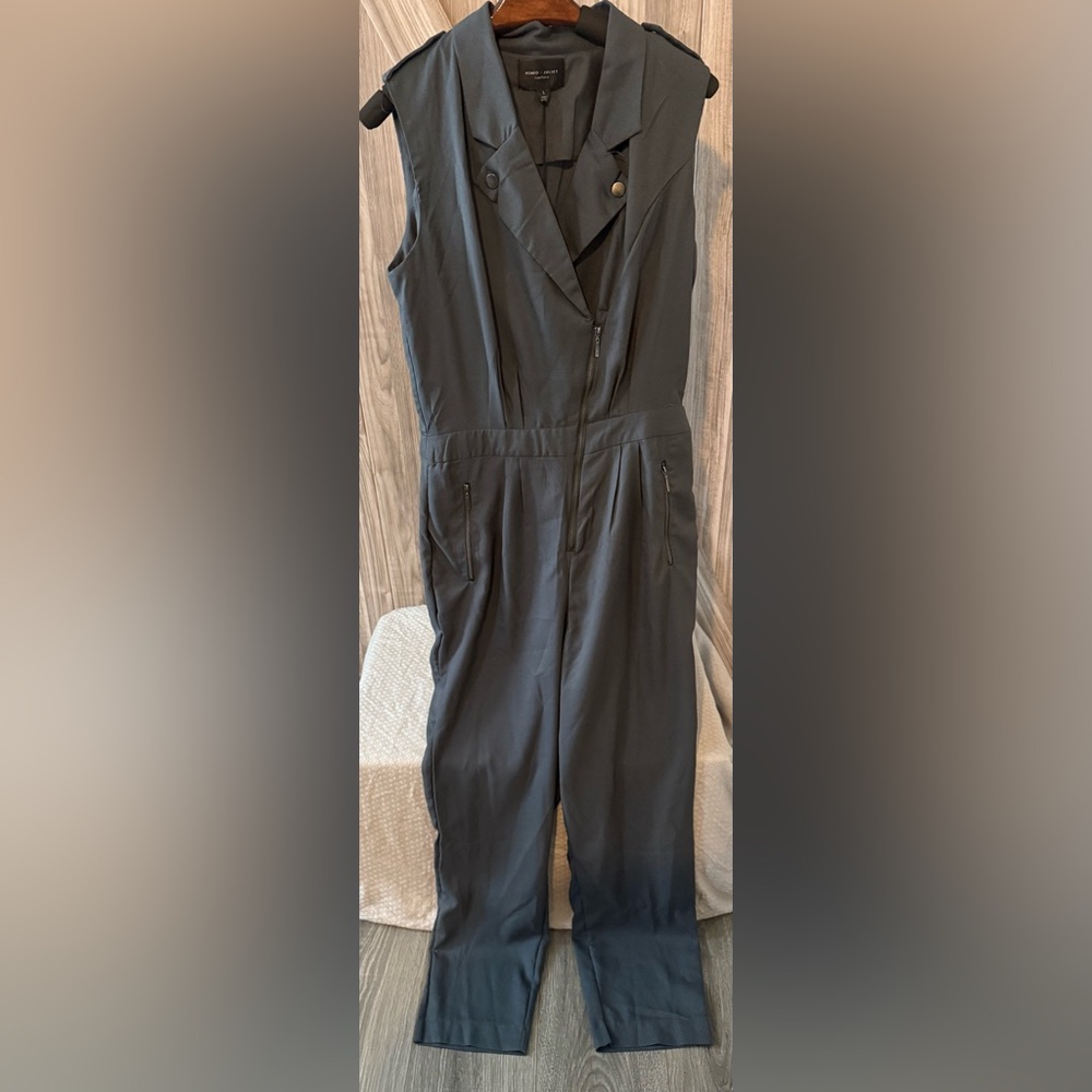 Romeo + Juliet Couture Sleeveless Moto Jumpsuit – Size L (NWT)